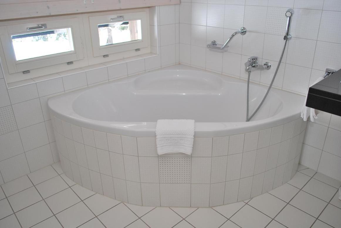 Hotel Rhonequelle Oberwald Bagian luar foto