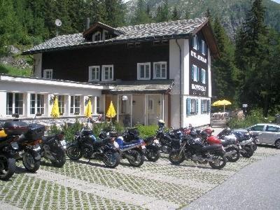 Hotel Rhonequelle Oberwald Bagian luar foto